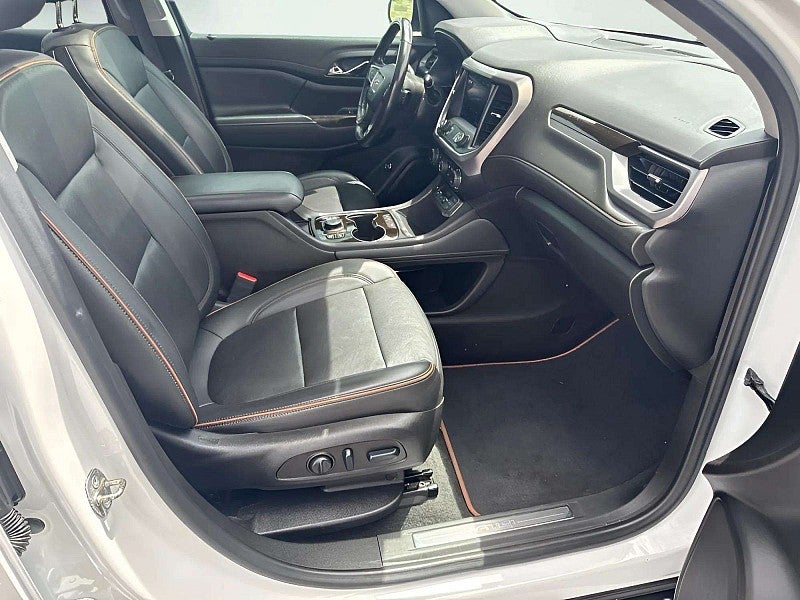 2022 GMC Acadia AT4