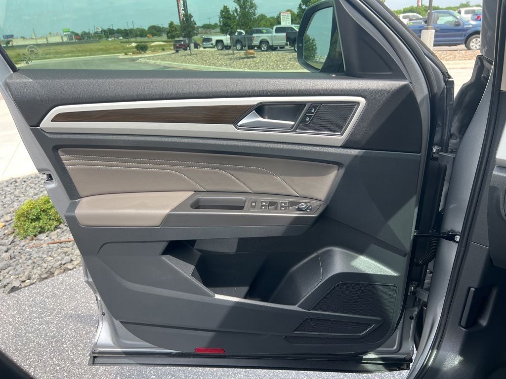 2022 Volkswagen Atlas 2.0T SE w/Technology