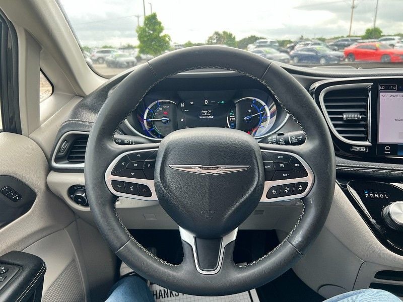 2023 Chrysler Pacifica Hybrid Touring L