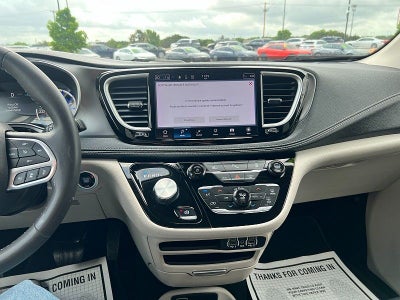 2023 Chrysler Pacifica Hybrid Touring L