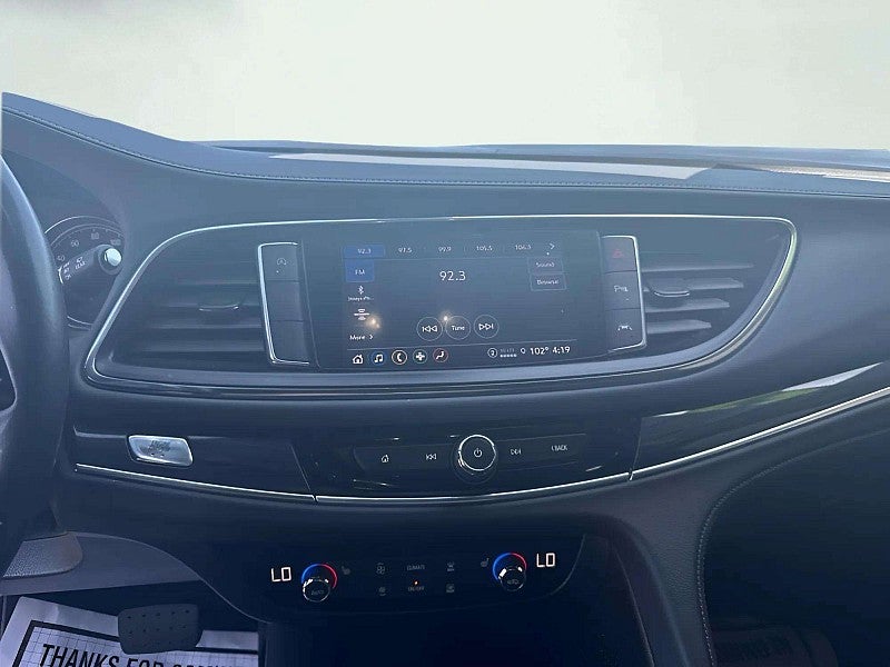 2022 Buick Enclave Essence