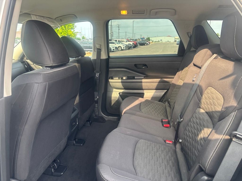 2023 Nissan Pathfinder S