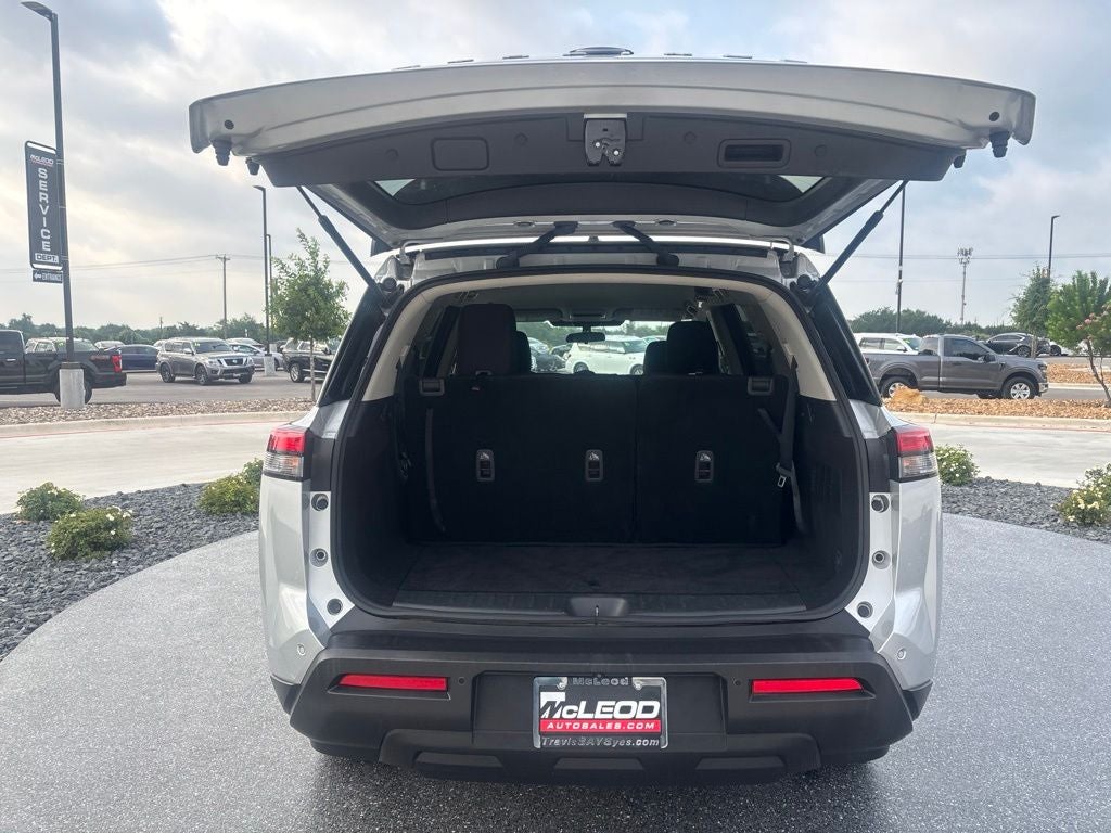2023 Nissan Pathfinder S