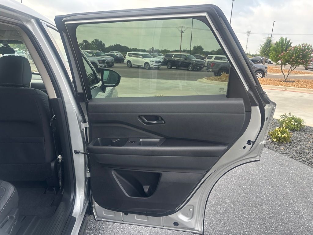 2023 Nissan Pathfinder S