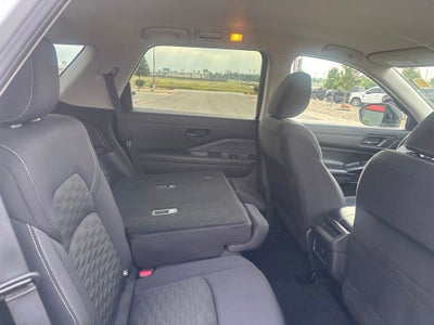 2023 Nissan Pathfinder S