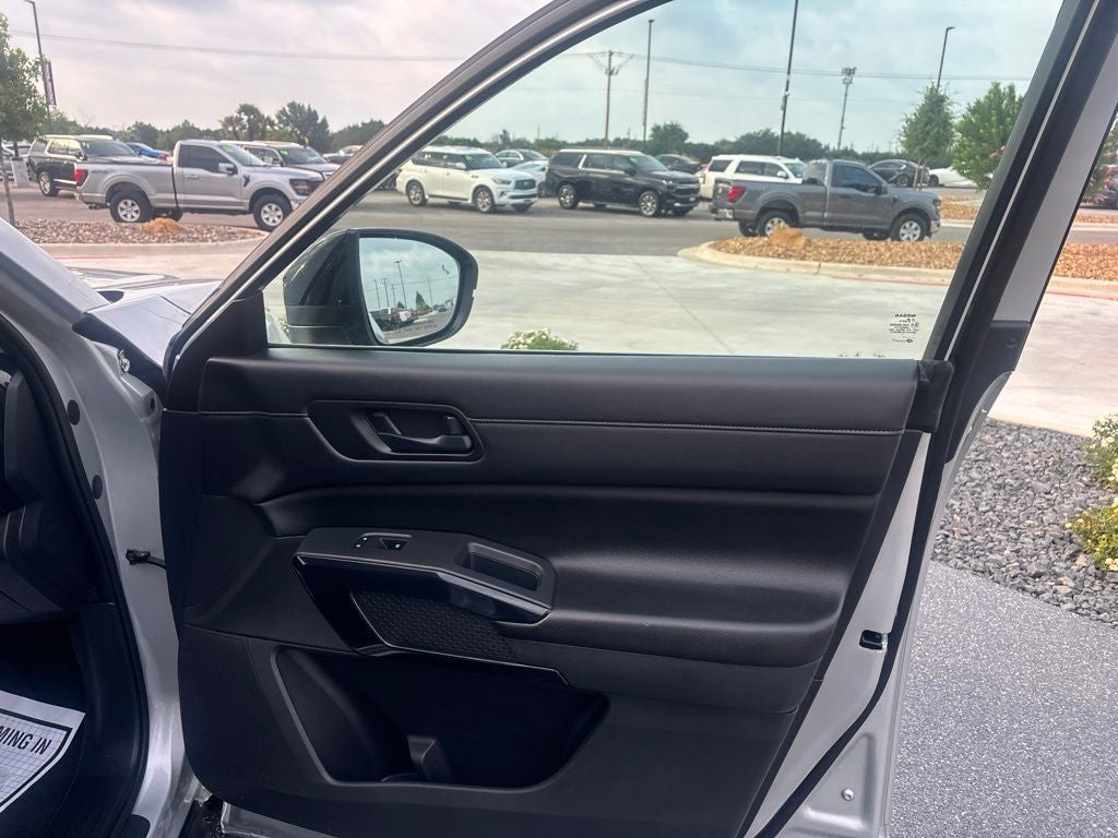 2023 Nissan Pathfinder S