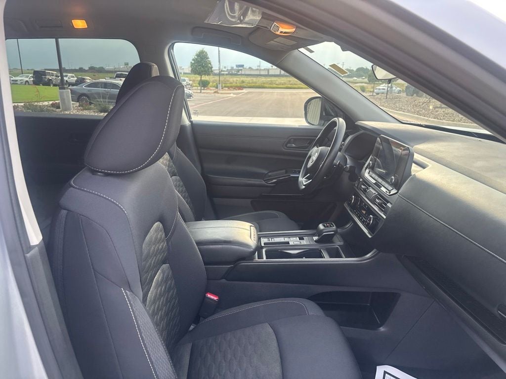 2023 Nissan Pathfinder S