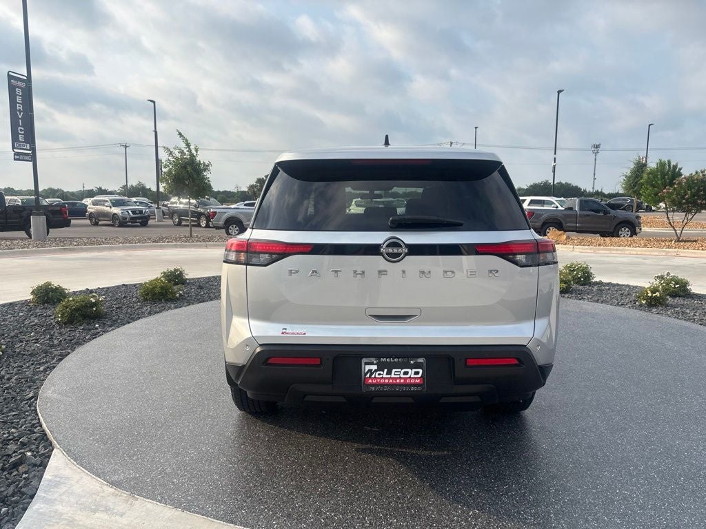 2023 Nissan Pathfinder S