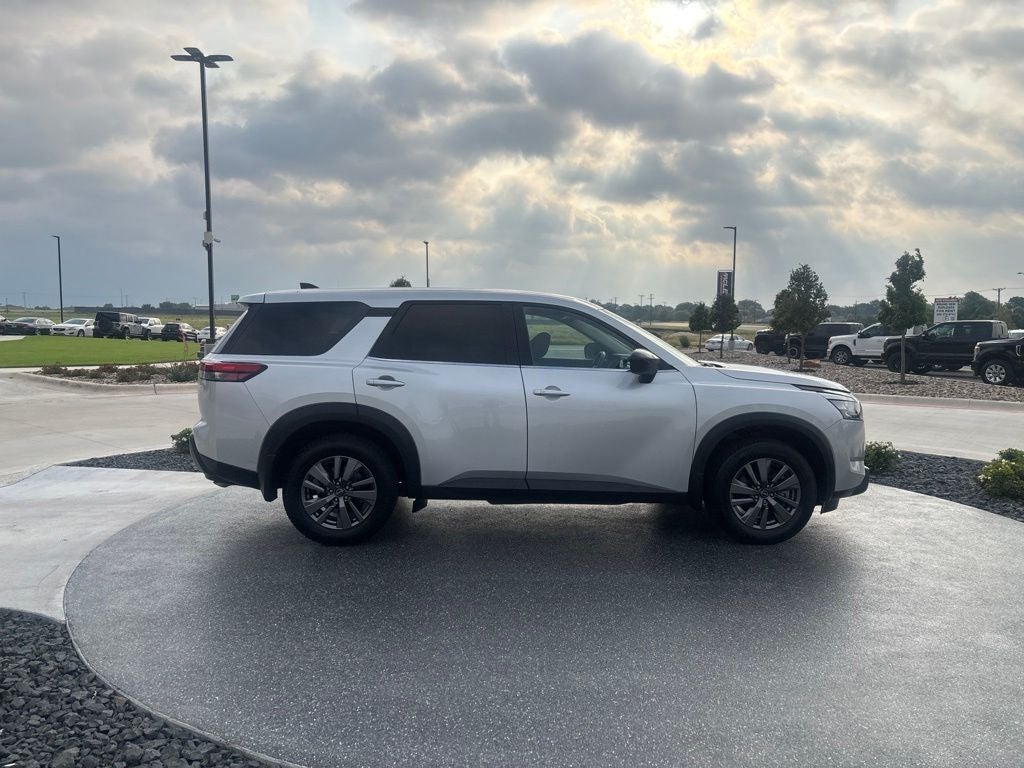 2023 Nissan Pathfinder S