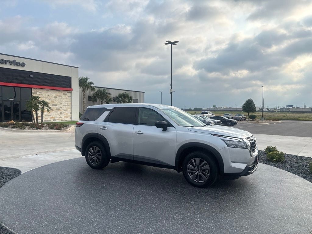 2023 Nissan Pathfinder S