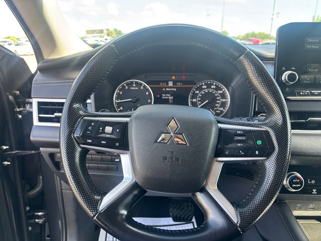 2024 Mitsubishi Outlander Base