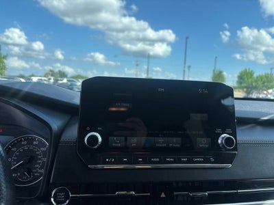 2024 Mitsubishi Outlander Base