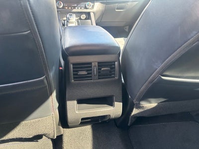 2024 Mitsubishi Outlander Base