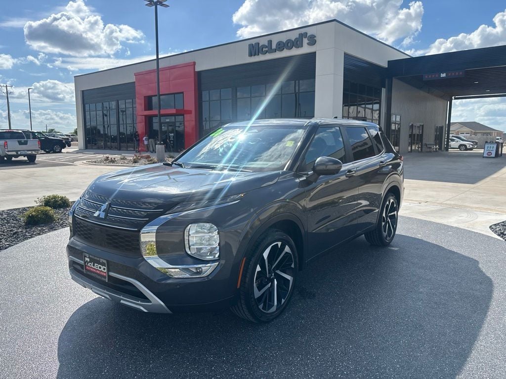 2024 Mitsubishi Outlander Base