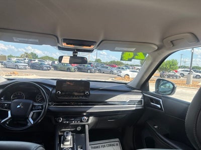 2024 Mitsubishi Outlander Base