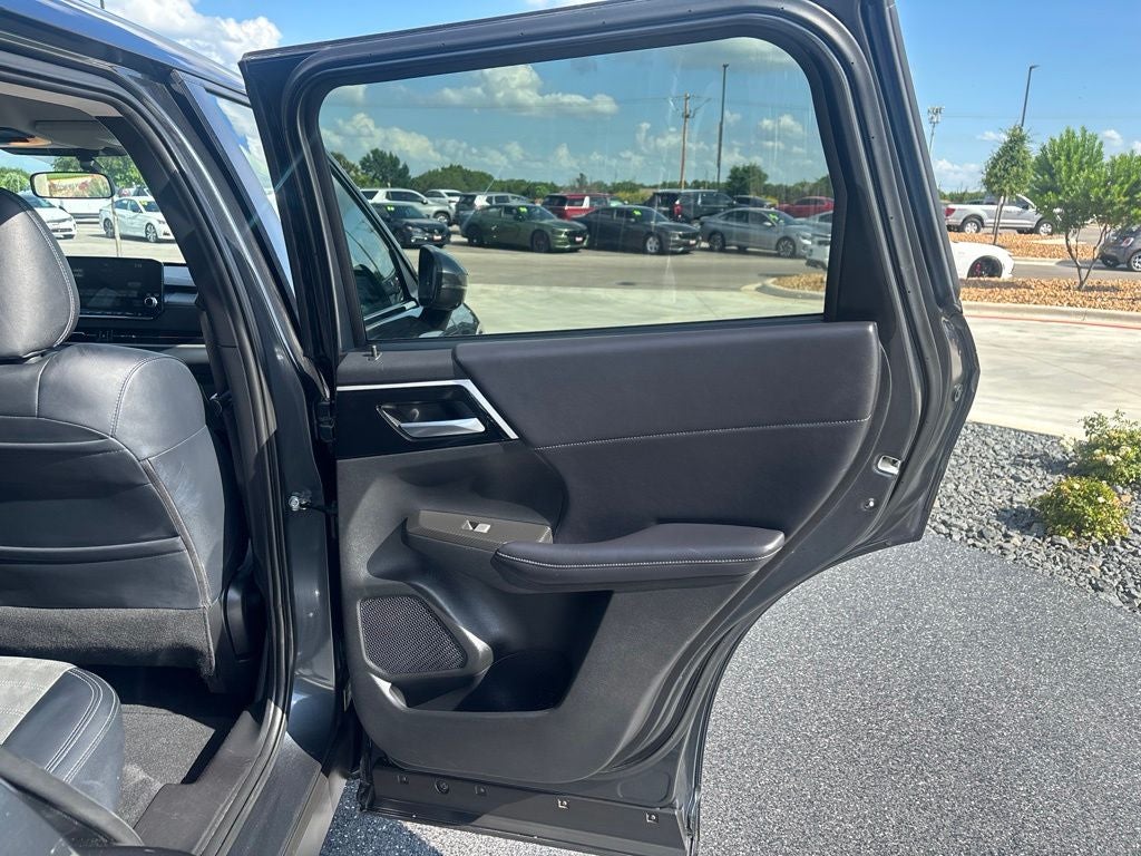 2024 Mitsubishi Outlander Base