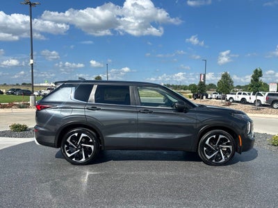 2024 Mitsubishi Outlander Base