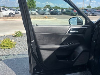 2024 Mitsubishi Outlander Base