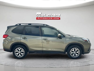 2022 Subaru Forester Premium