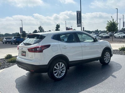 2022 Nissan Rogue Sport S
